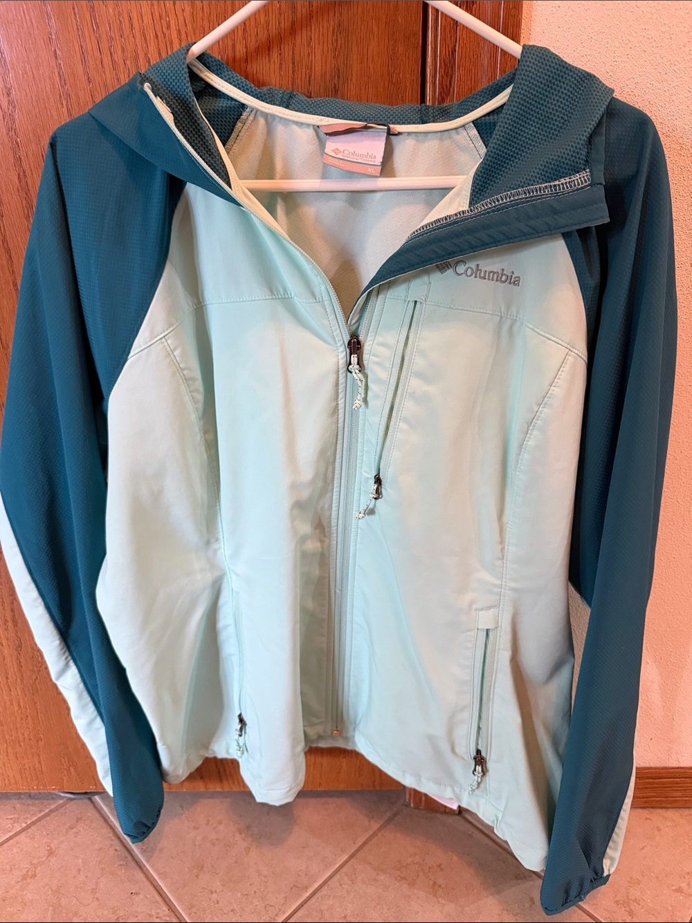 Columbia Women's Teal & Mint Hooded Softshell Jacket